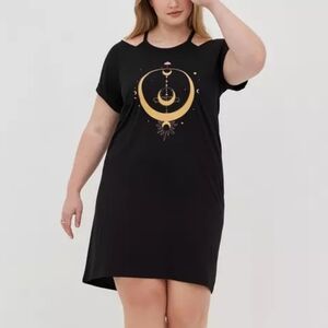 Mystic Cold Shoulders Torrid T-shirt Dress Size 2